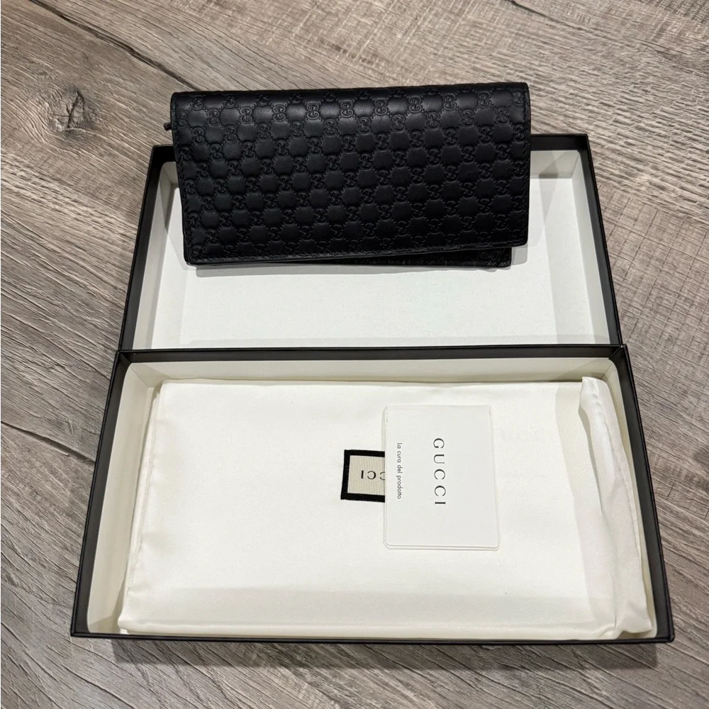 Authentic Gucci bifold wallet - Picture 3 of 6